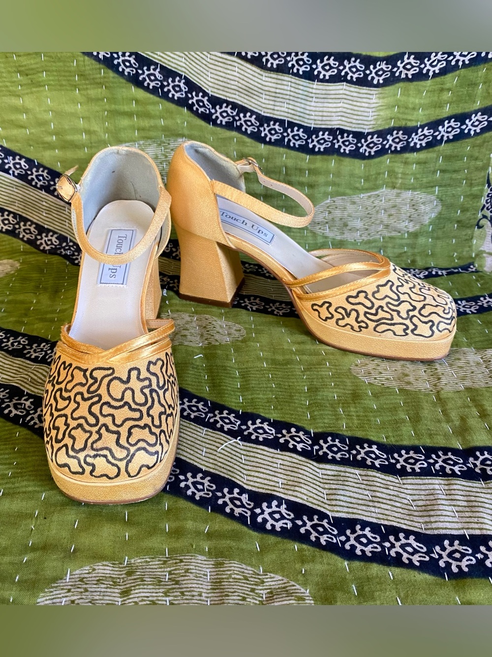 Y2K Touch Ups Yellow/ Black T-Strap Platform Block Heel Shoes 6.5 Party Wear